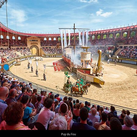 Gite De La Fecleval 6 Personnes Proche Du Puy Dufou Saint-Mesmin  Екстериор снимка